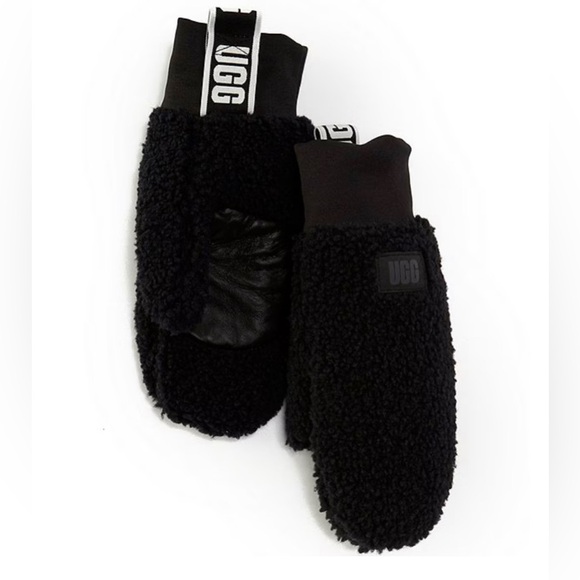 UGG Fluff Logo Tape Mittens Sherpa size S/M NWOT - Picture 1 of 5